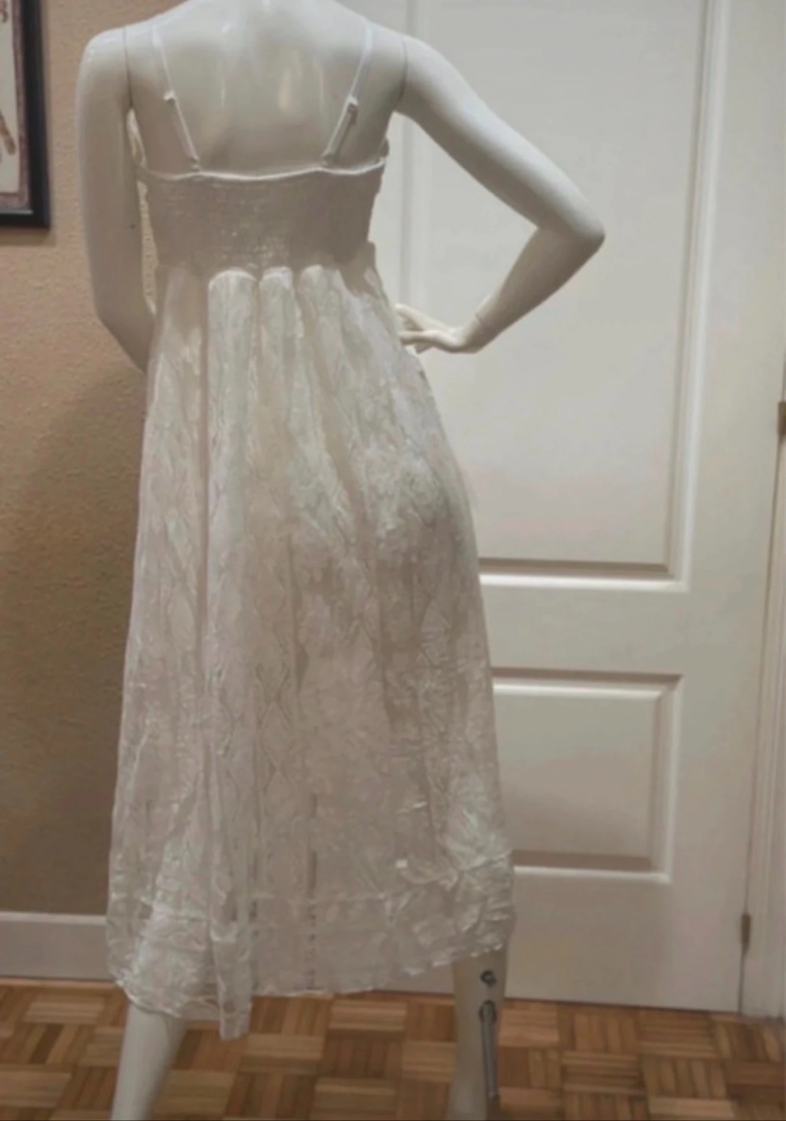 White Midi Dress Size M – photo 2